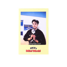 Load image into Gallery viewer, Stray Kids &#39;SKZ&#39;s Mini World&#39; Season&#39;s Greeting POB Benefit Photocard
