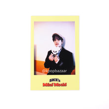 Load image into Gallery viewer, Stray Kids &#39;SKZ&#39;s Mini World&#39; Season&#39;s Greeting POB Benefit Photocard
