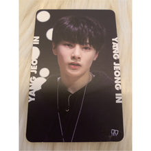 Load image into Gallery viewer, Stray Kids 'Mixtape' Official Album Photocard
